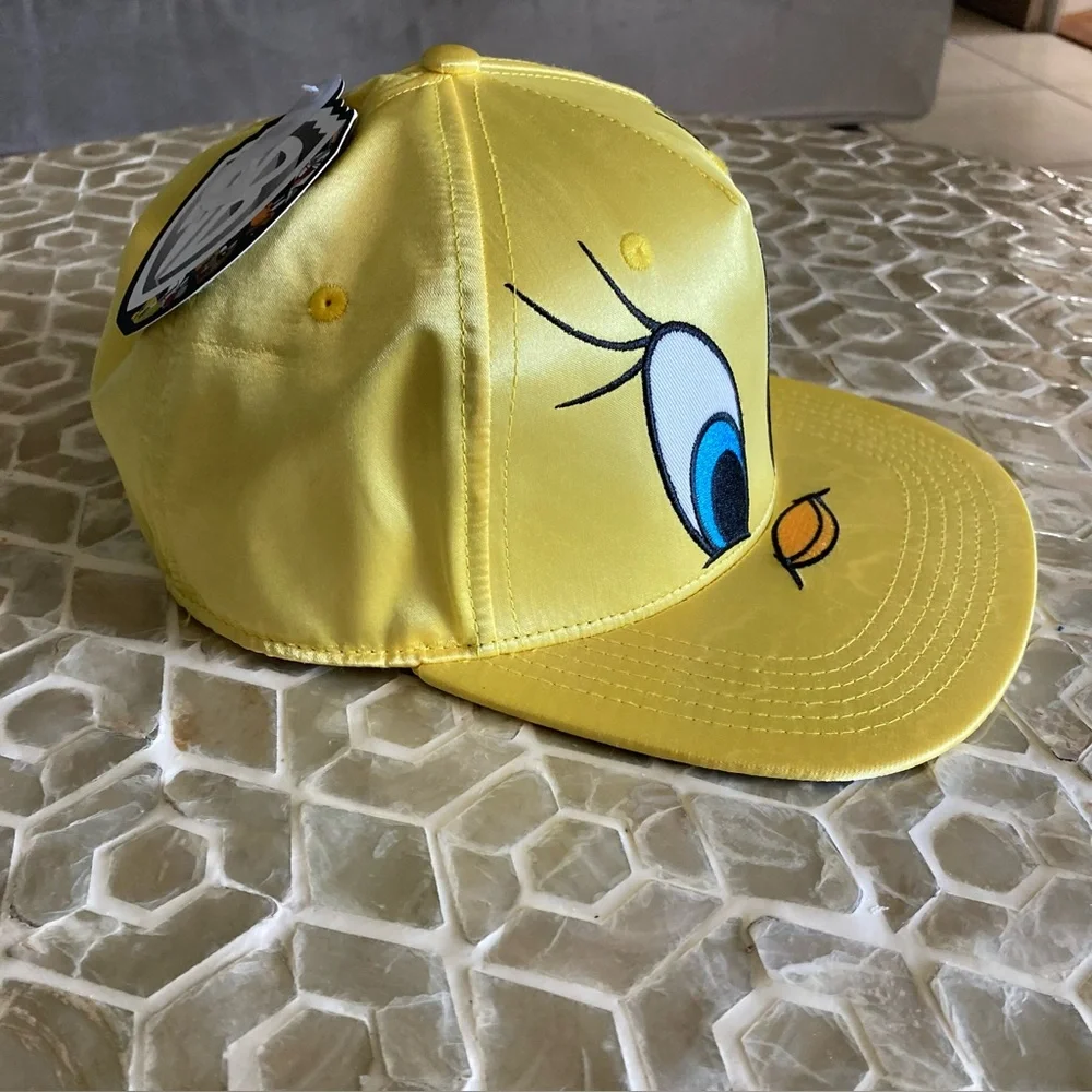 NEW!  Looney Tunes Tweety Bird Yellow SnapBack Unisex Vintage Hat